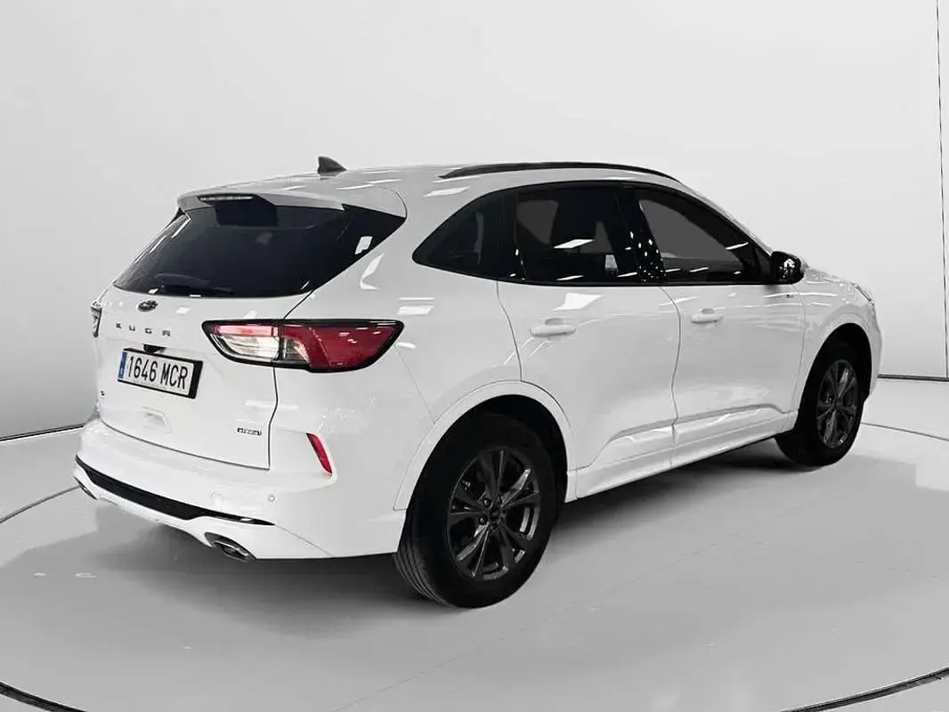 Usado Ford Kuga ST-Line 226 CV (166 kW) 2022 Blanco SUV