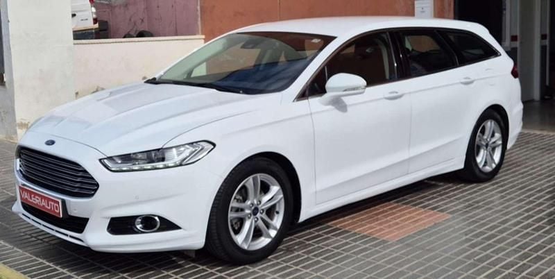 Usado Ford Mondeo ST-Line 160 CV (117 kW) 2016 Blanco Berlina
