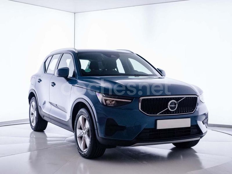 Azul Usado 2024 Volvo XC40 Core SUV | 33.900 € (Precio justo) - Imagen 1/4
