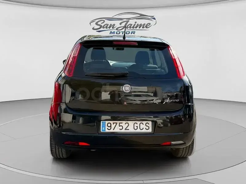 Usado Fiat Grande Punto Active 90 CV (66 kW) 2008 Negro Utilitario