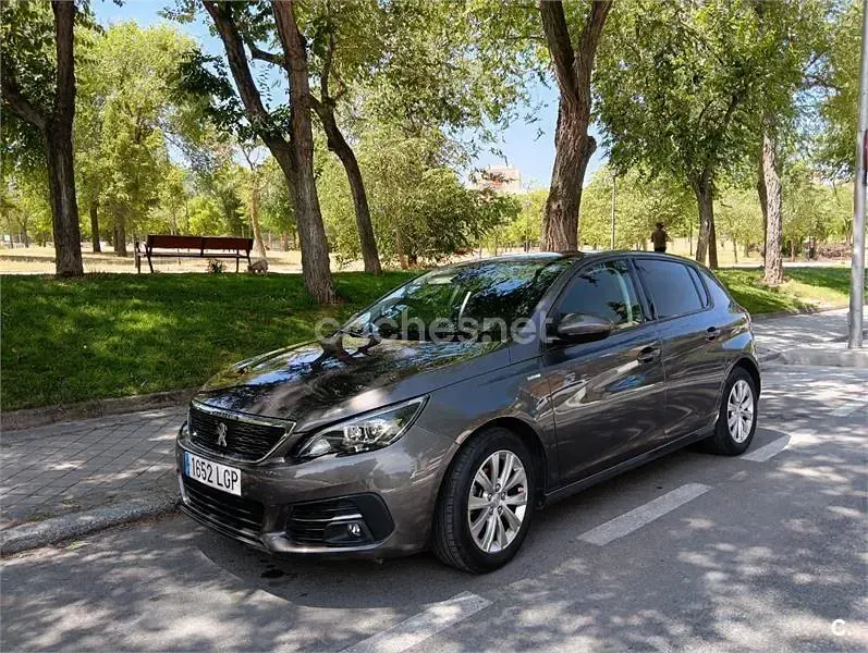 Usado Peugeot 308 Active 110 CV (80 kW) 2020 Negro Berlina