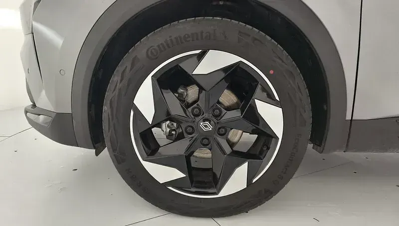 Usado Renault Captur Techno 101 CV (74 kW) 2025 Gris SUV