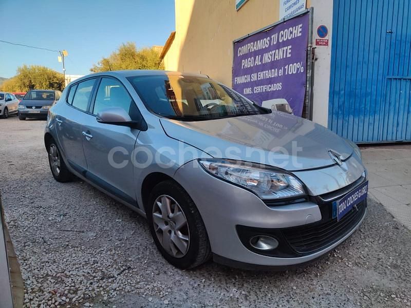 Gris / plata Usado 2012 Renault Mégane III Business Berlina | 4990 € (Precio justo) - Imagen 1/4