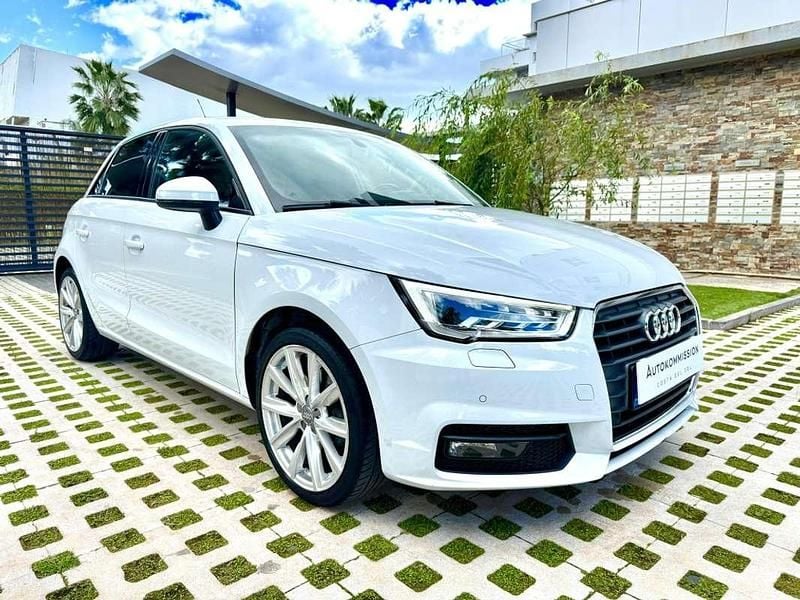 Usado Audi A1 Sportback Attraction 125 CV (91 kW) 2017 Blanco Utilitario