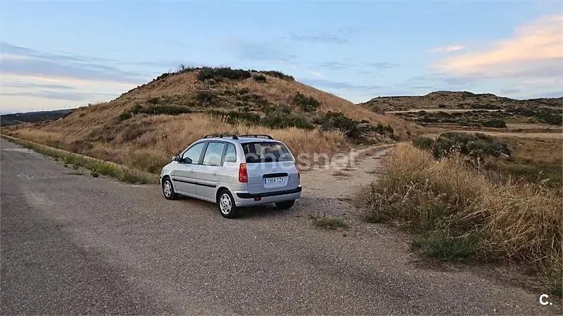Usado Hyundai Matrix GLS 103 CV (75 kW) 2004 Gris / plata Monovolumen