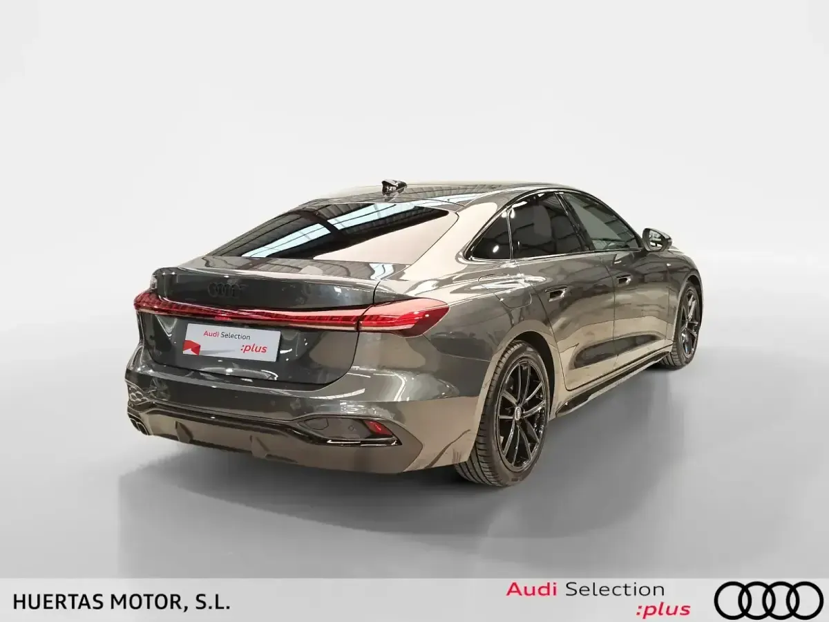 Usado Audi A5 Basis 204 CV (150 kW) 2025 Gris Berlina