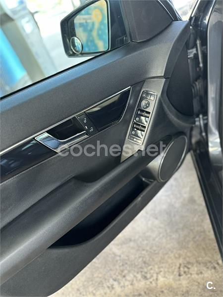 Negro Usado 2009 Mercedes C200 Classic Familiar | 8500 € (Precio justo) - Imagen 1/4