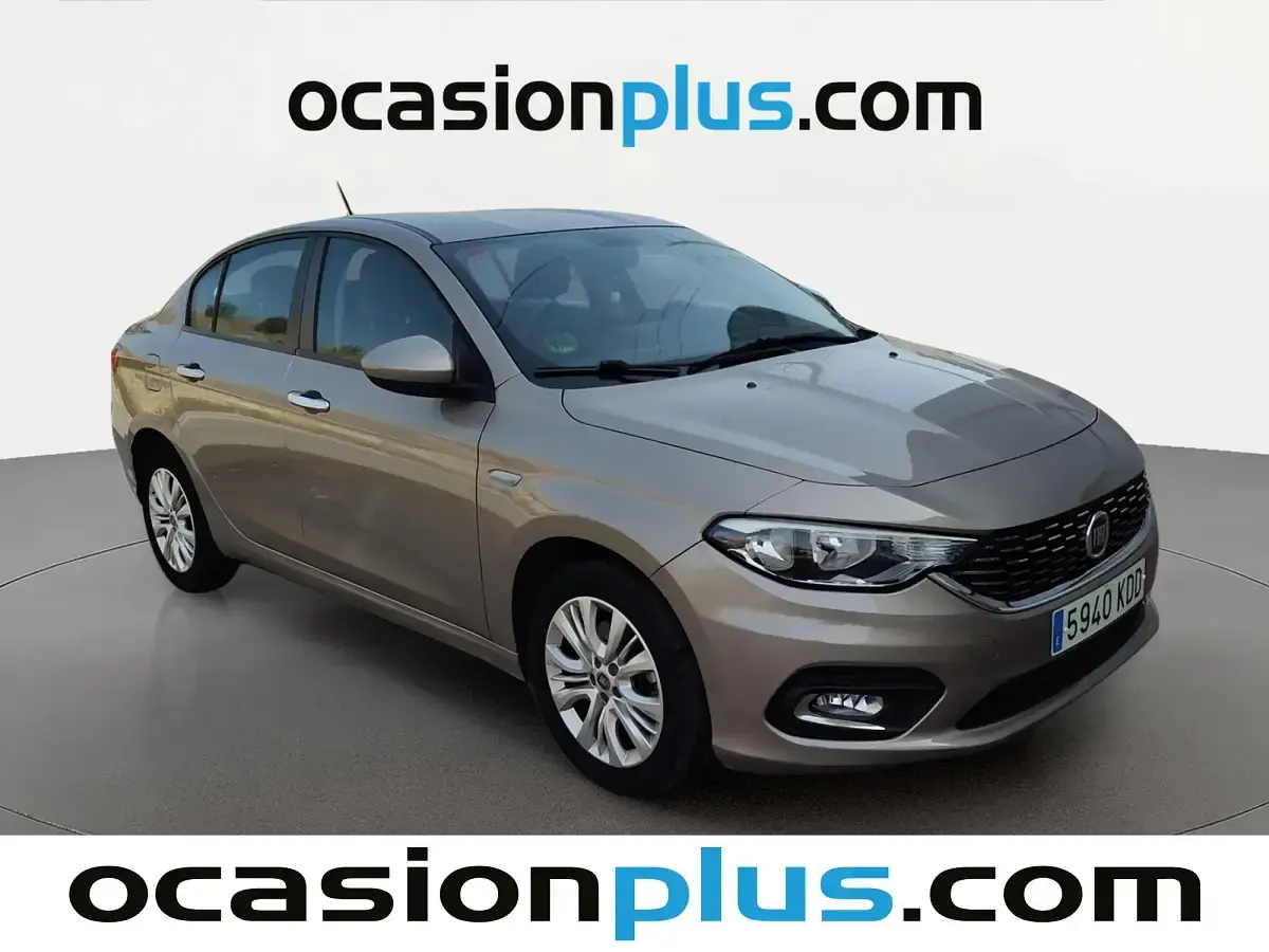 Usado Fiat Tipo Easy 95 CV (69 kW) 2017 Beige Berlina