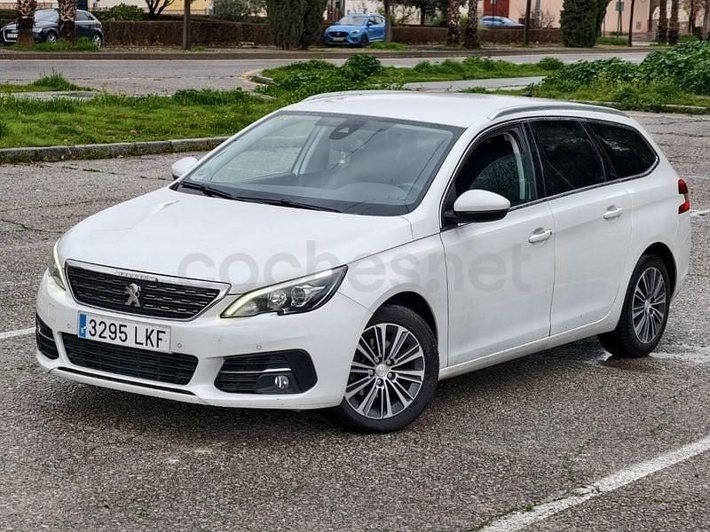 Usado Peugeot 308 SW Allure 130 CV (95 kW) 2020 Blanco Familiar