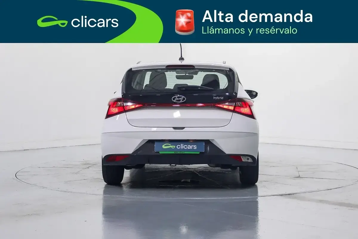 Usado Hyundai i20 100 CV (73 kW) 2021 Blanco Utilitario