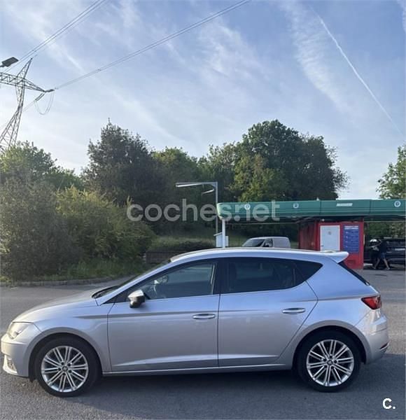 Usado Seat Leon XCELLENCE 150 CV (110 kW) 2019 Gris / plata Berlina