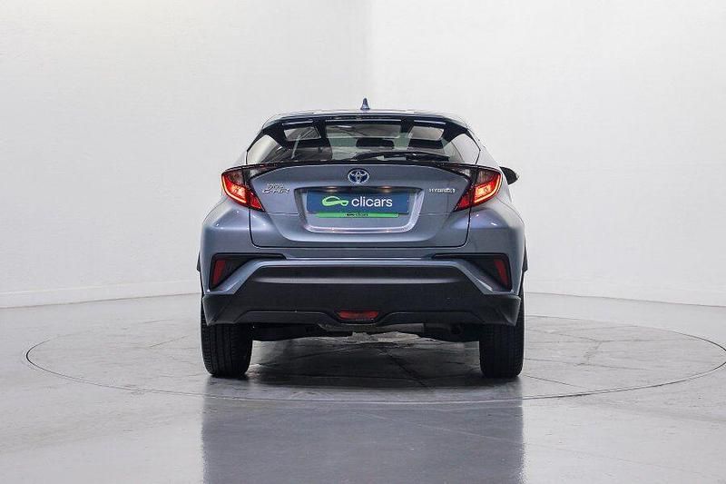 Usado Toyota C-HR Advance 122 CV (89 kW) 2020 Gris / plata SUV