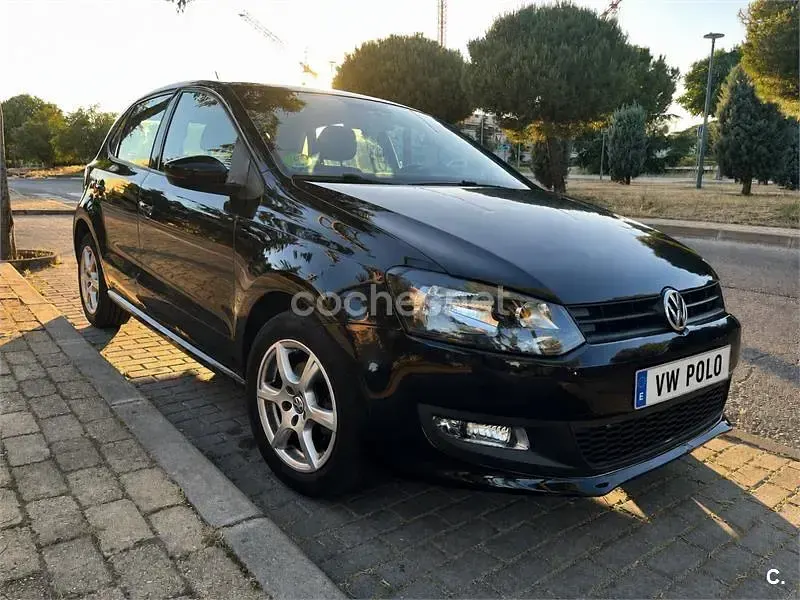Usado VW Polo Advance 85 CV (62 kW) 2012 Negro Utilitario