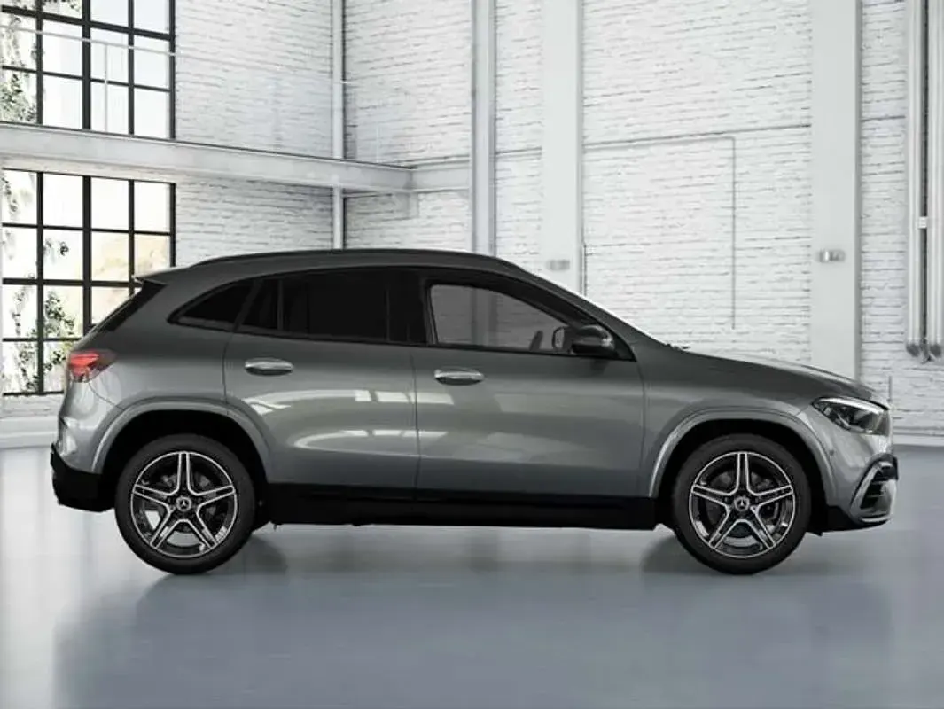 Usado Mercedes GLA200 163 CV (119 kW) 2025 Gris SUV