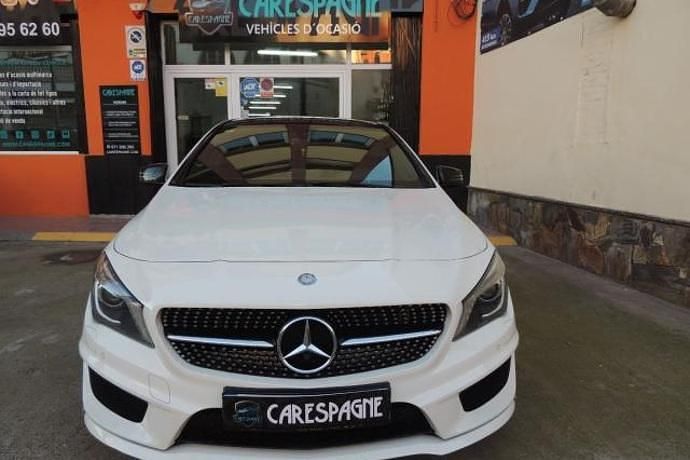 Usado Mercedes CLA250 Business 211 CV (155 kW) 2015 Berlina