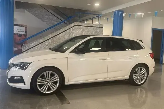 Usado Skoda Scala Sport 150 CV (110 kW) 2021 Utilitario