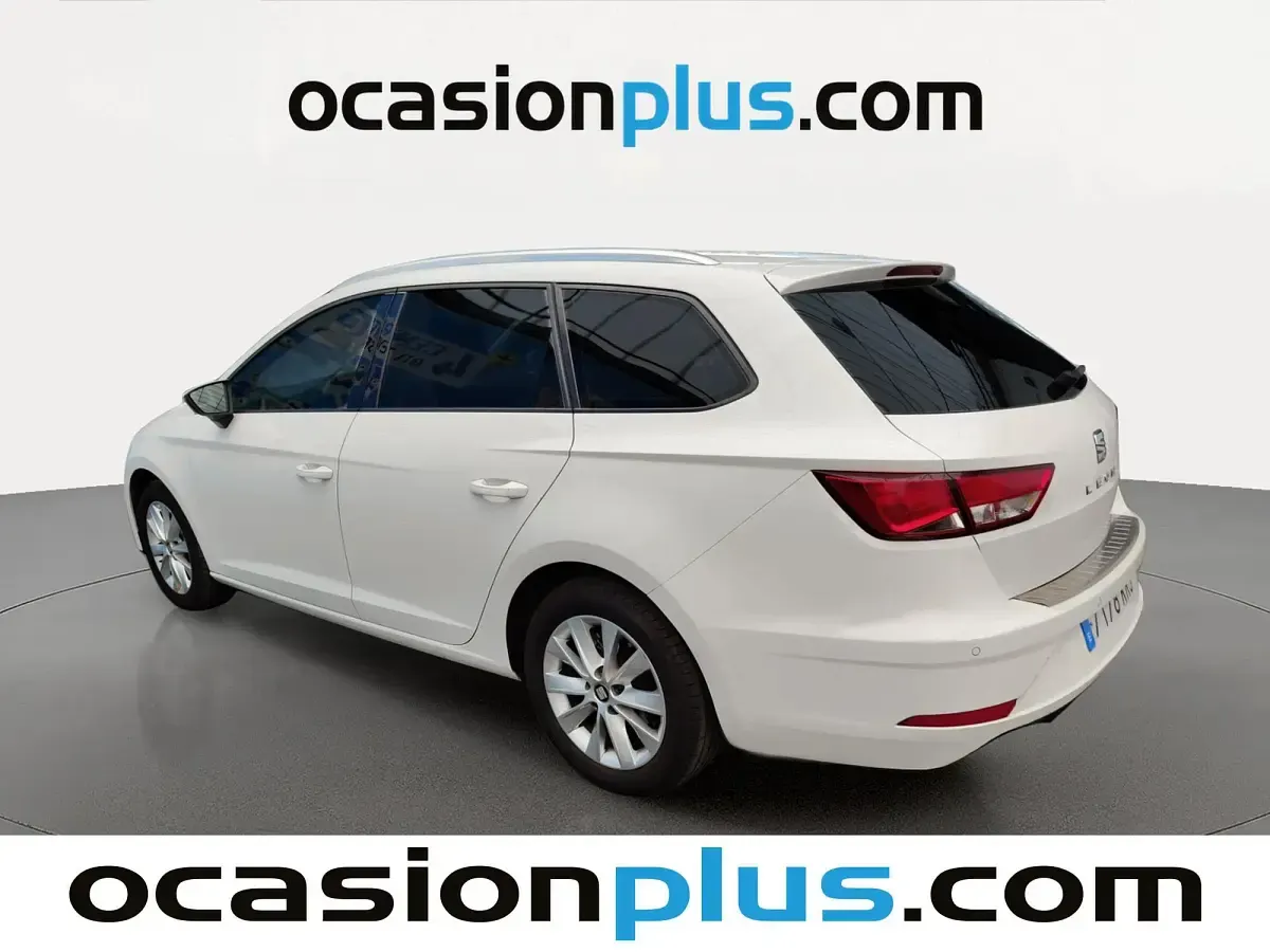 Usado Seat Leon Style 115 CV (84 kW) 2018 Blanco Monovolumen