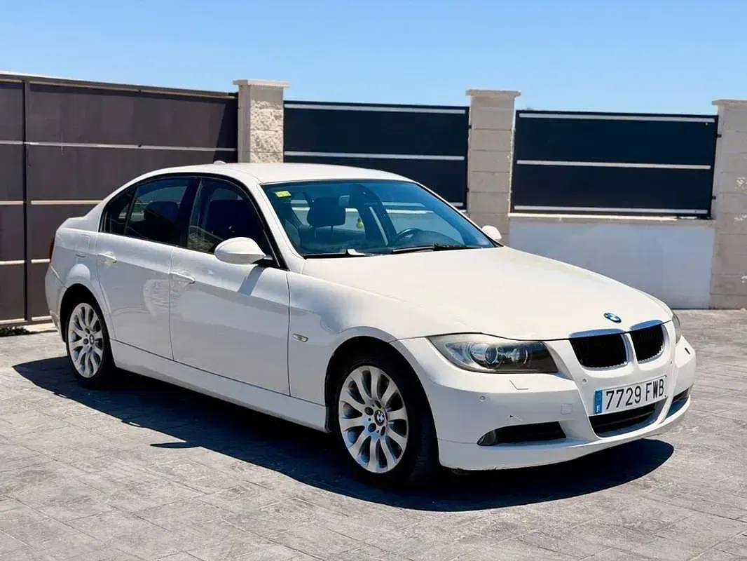 Usado BMW 320 177 CV (130 kW) 2007 Blanco Berlina