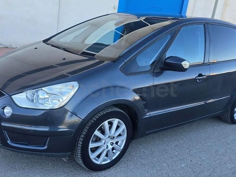 Usado Ford S-MAX Trend 145 CV (106 kW) 2007 Gris / plata Monovolumen