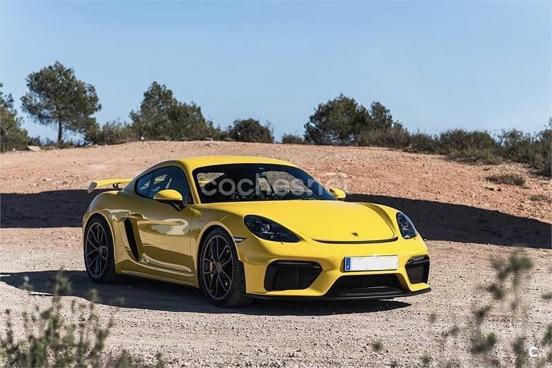Usado Porsche 718 Cayman GT4 420 CV (308 kW) 2020 Amarillo Coupe
