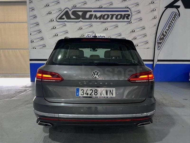 Usado VW Touareg 231 CV (169 kW) 2019 Gris / plata SUV