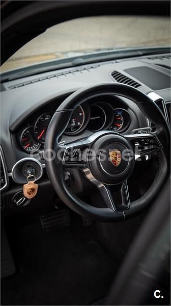 Usado Porsche Cayenne 262 CV (192 kW) 2016 Gris / plata SUV