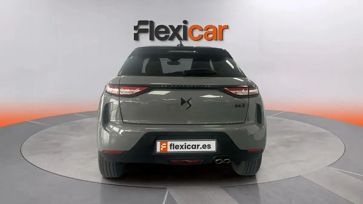 Usado DS Automobiles DS3 Crossback Performance 131 CV (96 kW) 2023 Gris SUV