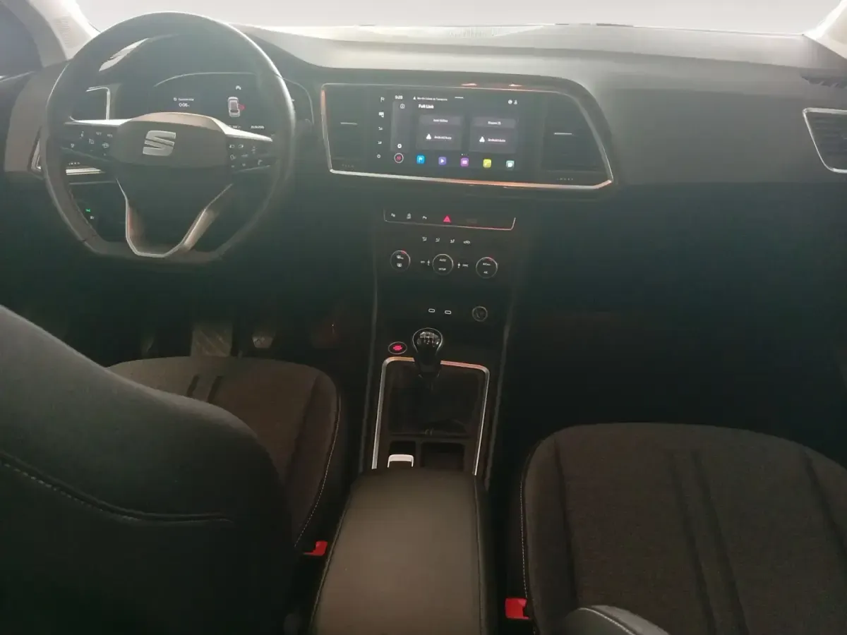 Usado Seat Ateca Style 150 CV (110 kW) 2025 Gris/plata SUV