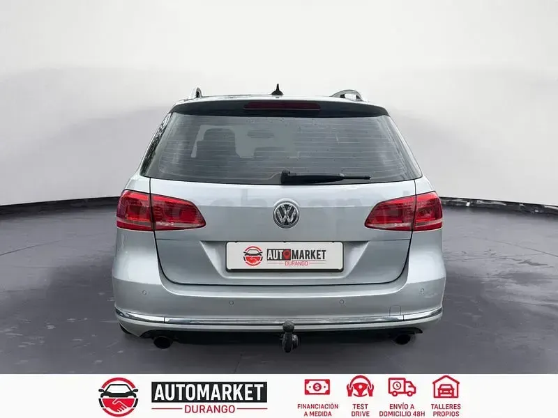 Usado VW Passat Highline 300 CV (220 kW) 2012 Gris / plata Familiar