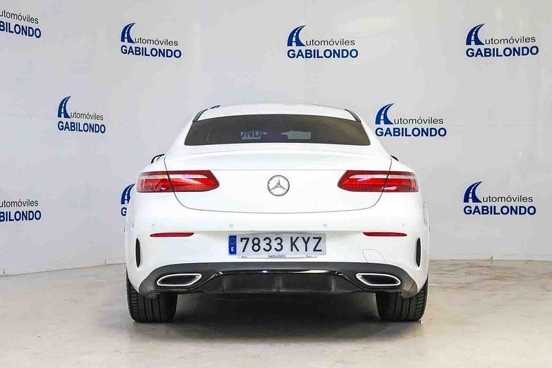 Usado Mercedes E220 196 CV (144 kW) 2019 Blanco Coupe