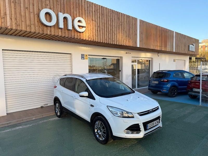 Usado Ford Kuga Titanium 150 HP (110 kW) 2014 Branco SUV