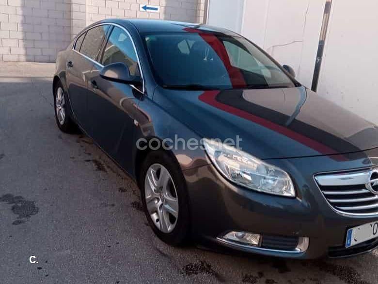 Usado Opel Insignia Edition 130 CV (95 kW) 2010 Gris / plata Berlina