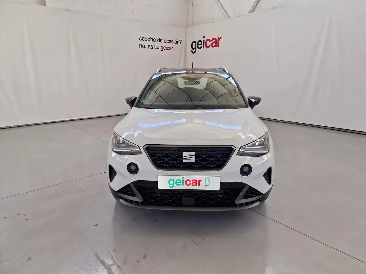 Usado Seat Arona FR 115 CV (84 kW) 2025 Blanco SUV