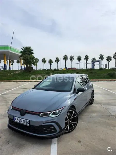 Usado VW Golf VIII GTI 245 CV (180 kW) 2020 Gris / plata Berlina