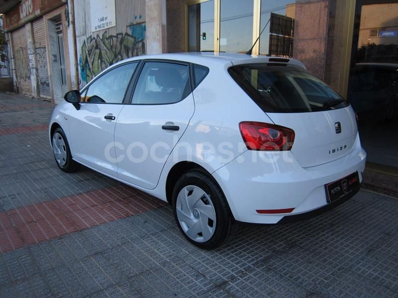 Usado Seat Ibiza Reference 70 CV (51 kW) 2014 Blanco Berlina