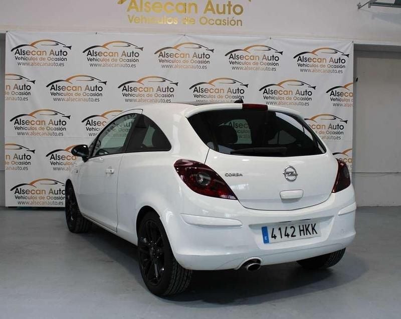 Usado Opel Corsa Selective 95 CV (69 kW) 2012 Blanco Utilitario