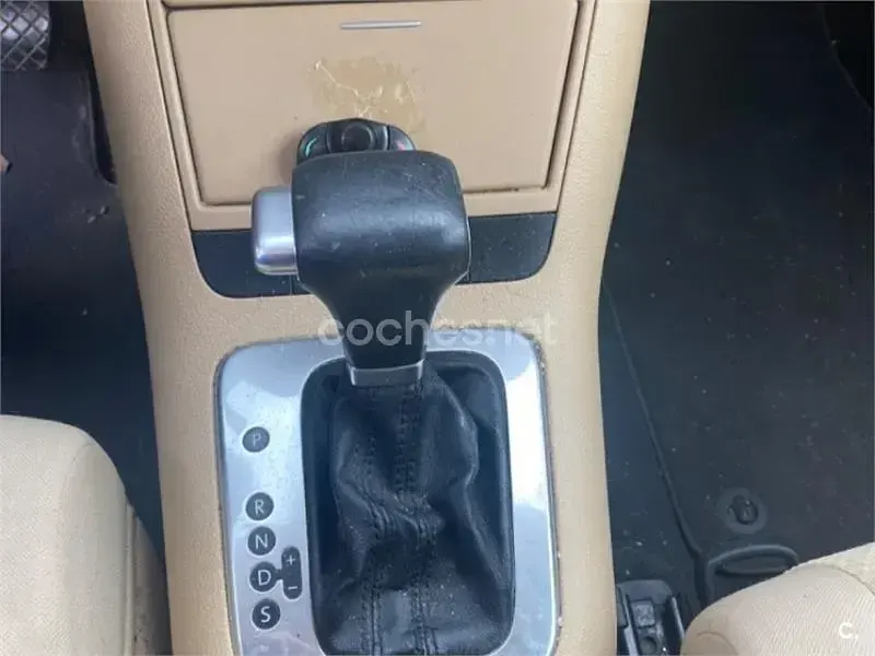 Begagnad VW Golf Plus Cross Sportline 115 HK (84 kW) 2006 Svart Minibuss