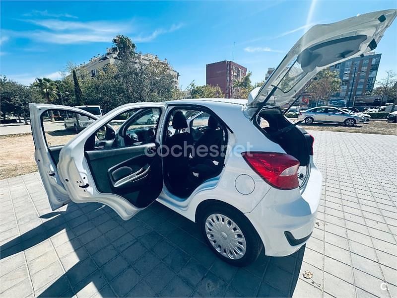 Blanco Usado 2019 Ford Ka Plus Utilitario | 9100 € (Precio justo) - Imagen 1/4