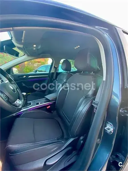 Usado Renault Mégane II Techno 115 CV (84 kW) 2023 Gris / plata Berlina