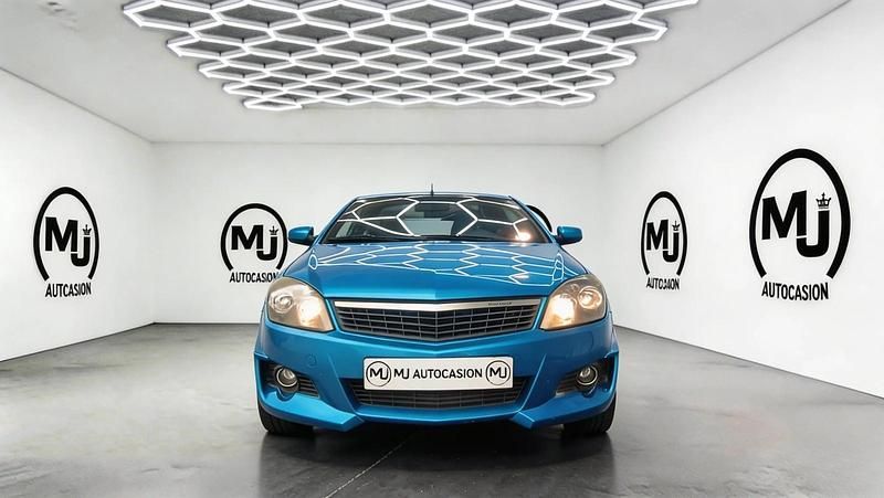 Usado Opel Tigra Sport 90 CV (66 kW) 2006 Azul Descapotable