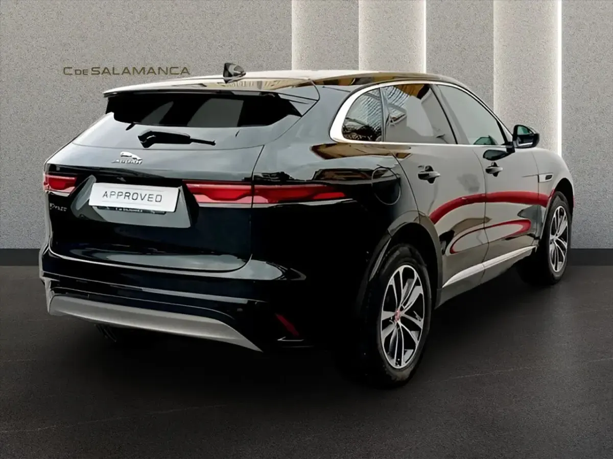 Usado Jaguar F-Pace R-Dynamic 207 CV (152 kW) 2022 Negro metalizado SUV