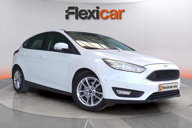 Blanco Usado 2016 Ford Focus Titanium Berlina | 8490 € (Buen precio) - Imagen 1/4