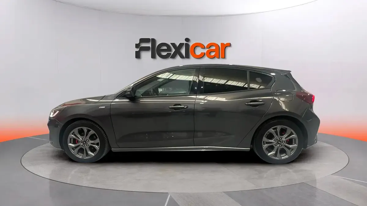 Usado Ford Focus ST-Line 125 CV (91 kW) 2022 Gris Berlina