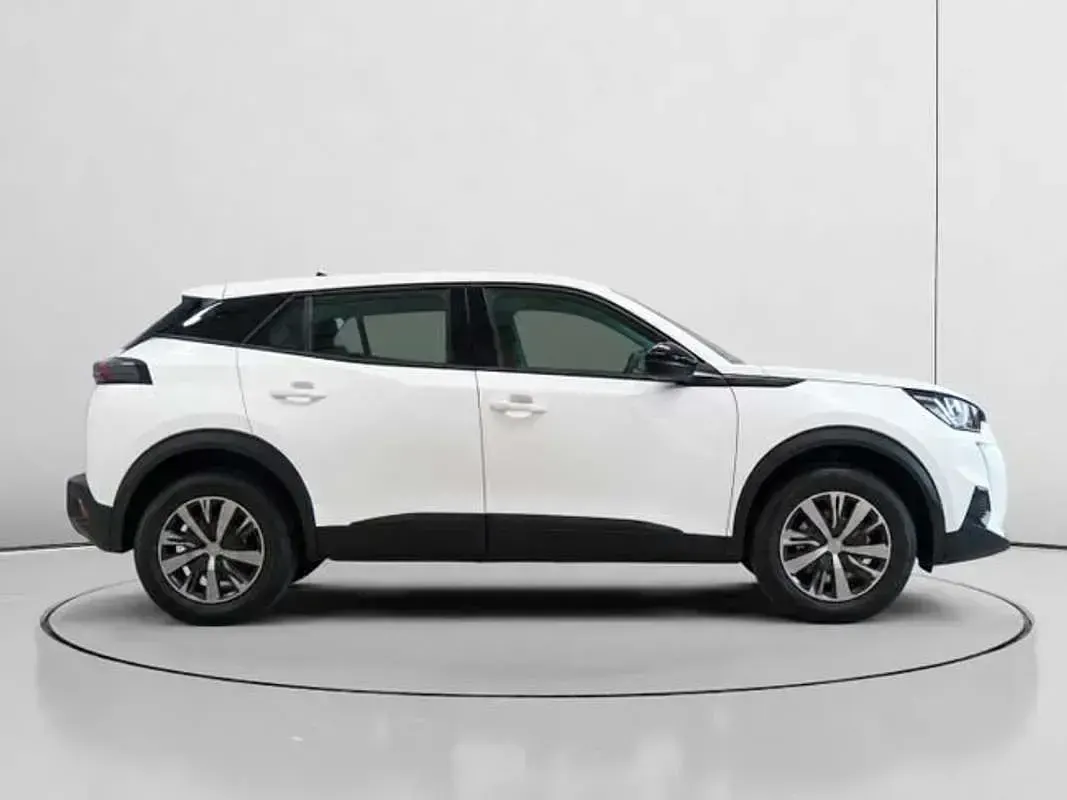 Usado Peugeot 2008 Active 110 CV (80 kW) 2022 Blanco SUV