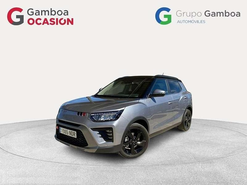 Gris Usado 2025 Ssangyong (KGM) Tivoli Limited SUV | 19.360 € - Imagen 1/4