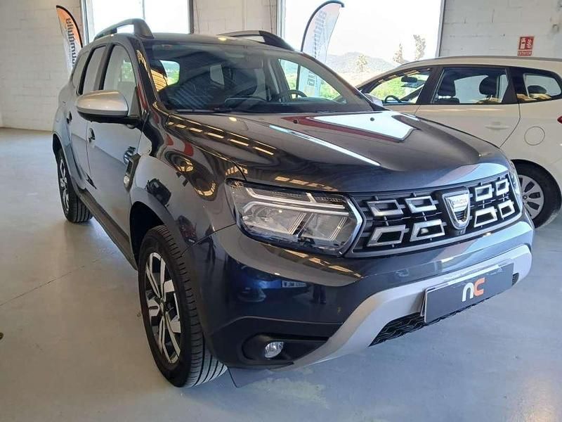 Usado Dacia Duster Prestige 116 CV (85 kW) 2021 Gris / plata SUV