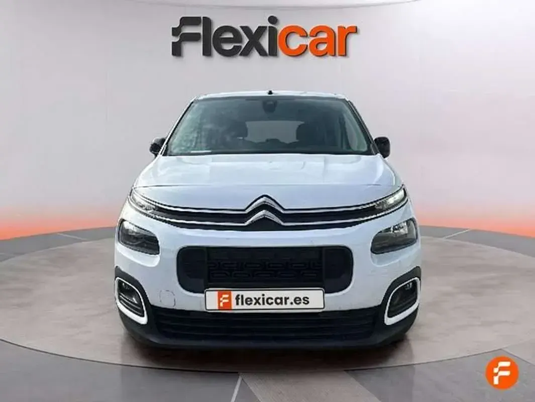 Usado Citroën Berlingo Feel 102 CV (75 kW) 2023 Blanco Monovolumen