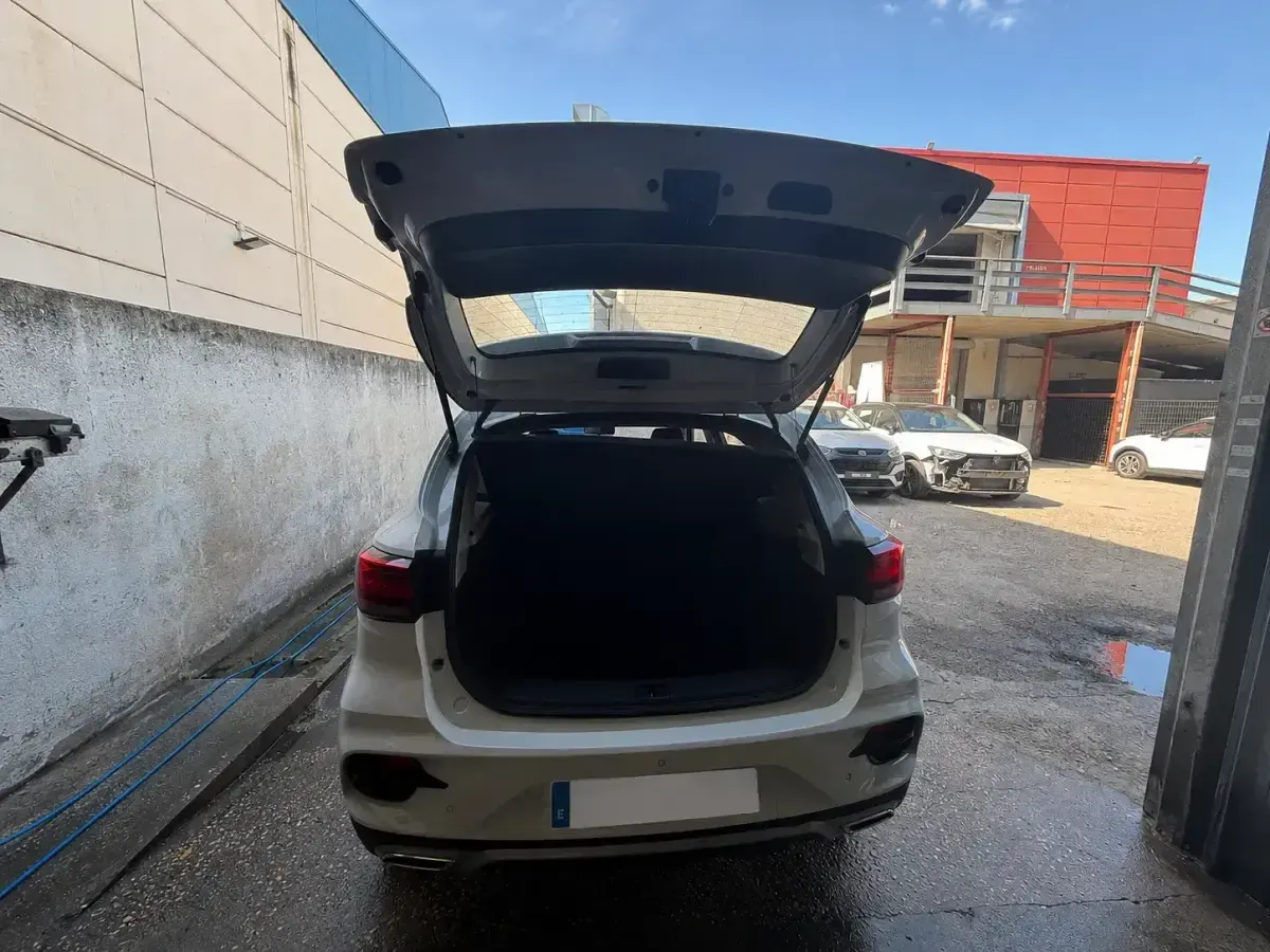 Usado MG ZS Comfort 106 CV (77 kW) 2024 Blanco SUV