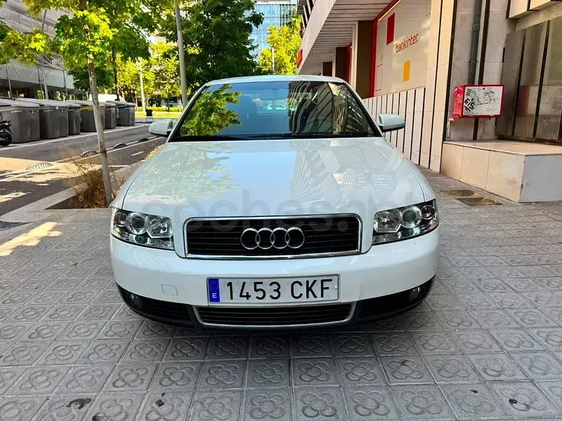 Usado Audi A4 130 CV (95 kW) 2003 Blanco Berlina