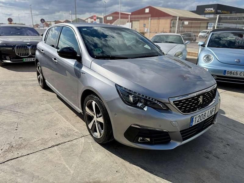 Gris Usado 2021 Peugeot 308 GT Utilitario | 14.995 € (Precio justo) - Imagen 1/4